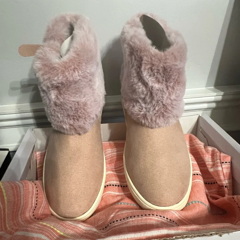 Boots Cozy Pink Fur-Lined Girls Boots